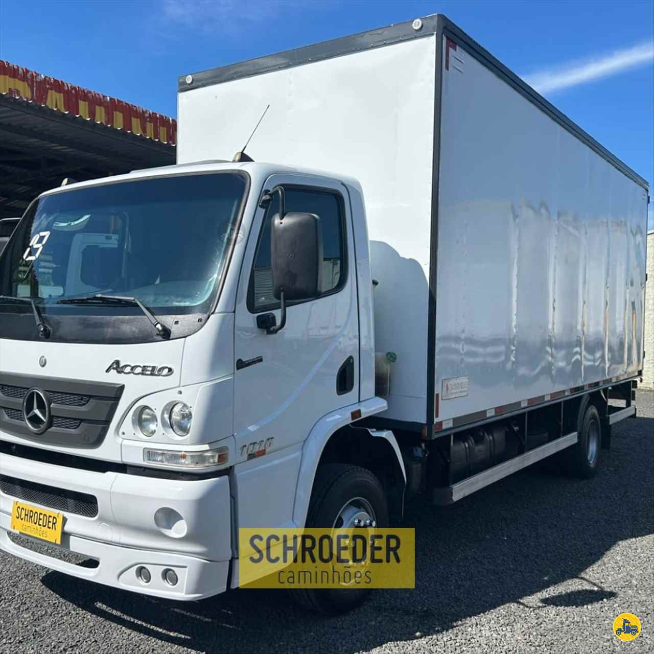 CAMINHAO MERCEDES-BENZ MB 1016 Baú Furgão 3/4 4x2 Schroeder Caminhões ITUPORANGA SANTA CATARINA SC